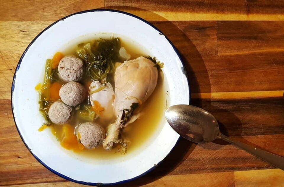 עוף וקציצות