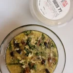 מרק -ציר מרק פטריות ותרד עם נטיפי ביצים - בסיס ציר בקר מושבוצ שניידר בתקן חי בריא