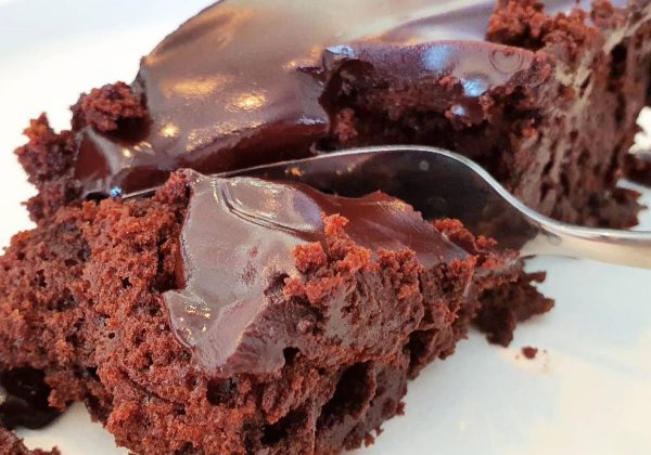 עוגת שוקולד – בשלושה מרכיבים